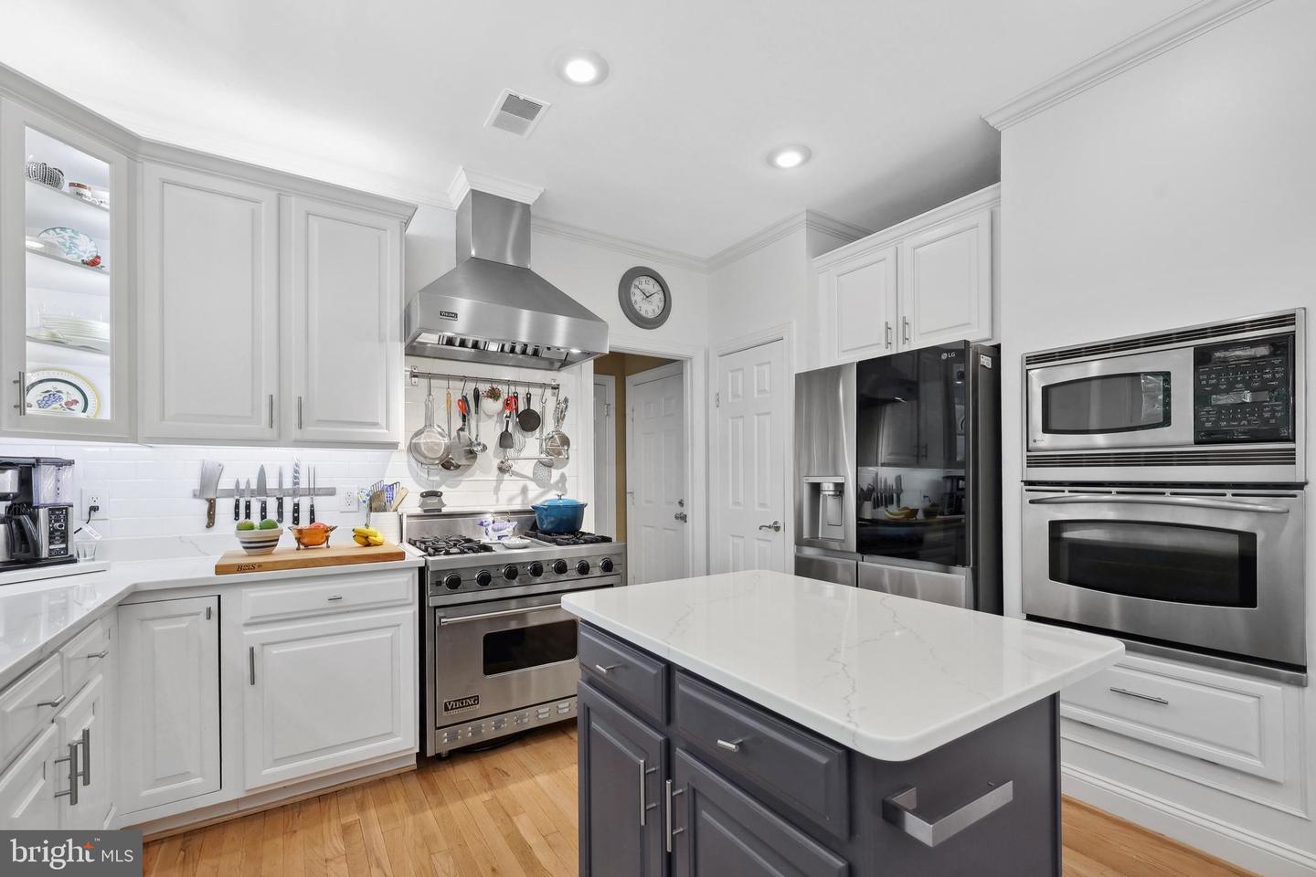 9807 PORTSIDE DR, BURKE, Virginia 22015, 4 Bedrooms Bedrooms, ,4 BathroomsBathrooms,Residential,For sale,9807 PORTSIDE DR,VAFX2239626 MLS # VAFX2239626