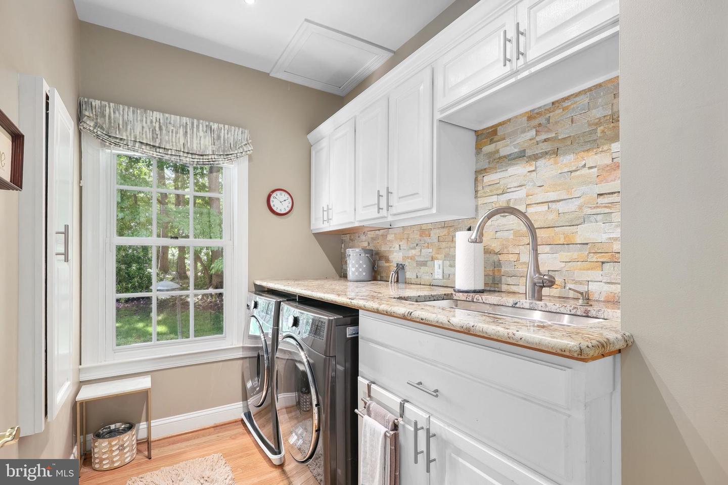 9807 PORTSIDE DR, BURKE, Virginia 22015, 4 Bedrooms Bedrooms, ,4 BathroomsBathrooms,Residential,For sale,9807 PORTSIDE DR,VAFX2239626 MLS # VAFX2239626