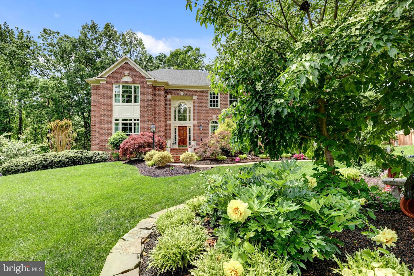 9807 PORTSIDE DR, BURKE, Virginia 22015, 4 Bedrooms Bedrooms, ,4 BathroomsBathrooms,Residential,For sale,9807 PORTSIDE DR,VAFX2239626 MLS # VAFX2239626