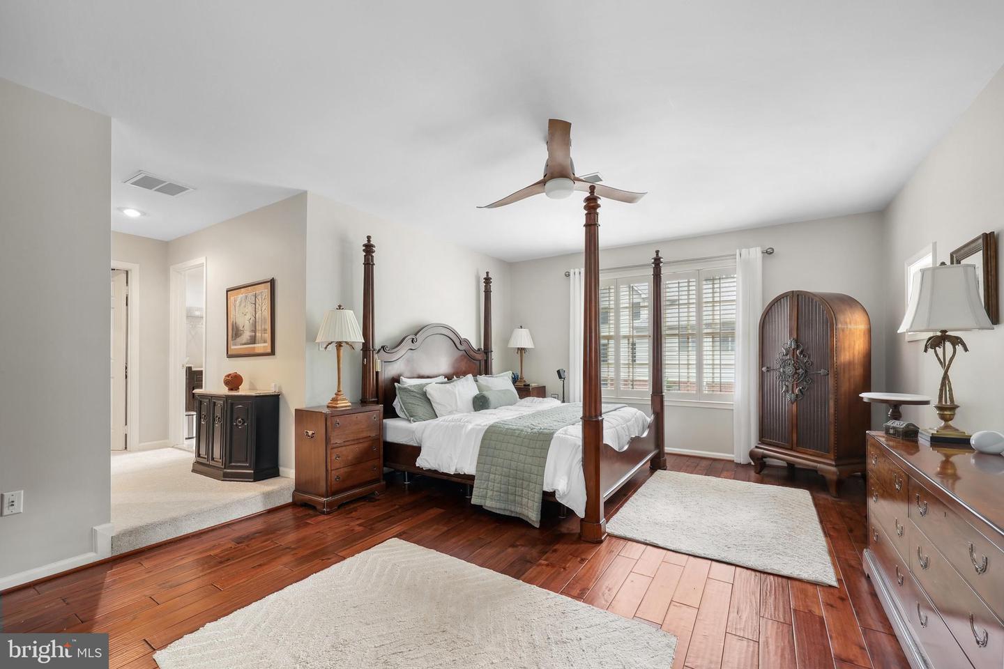 9807 PORTSIDE DR, BURKE, Virginia 22015, 4 Bedrooms Bedrooms, ,4 BathroomsBathrooms,Residential,For sale,9807 PORTSIDE DR,VAFX2239626 MLS # VAFX2239626