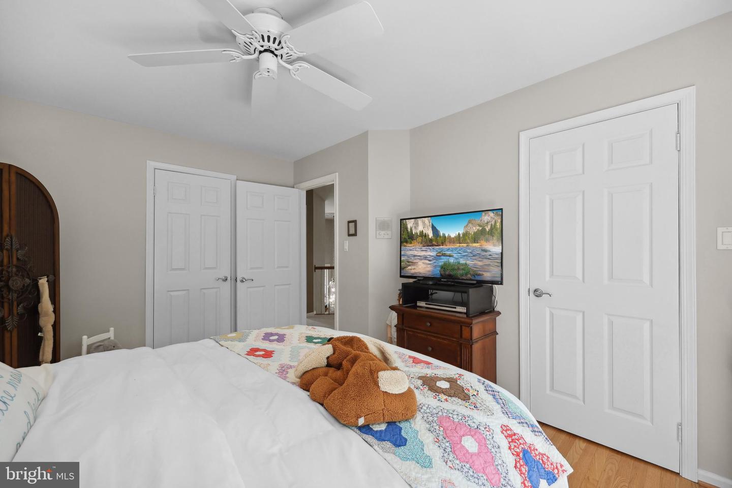 9807 PORTSIDE DR, BURKE, Virginia 22015, 4 Bedrooms Bedrooms, ,4 BathroomsBathrooms,Residential,For sale,9807 PORTSIDE DR,VAFX2239626 MLS # VAFX2239626