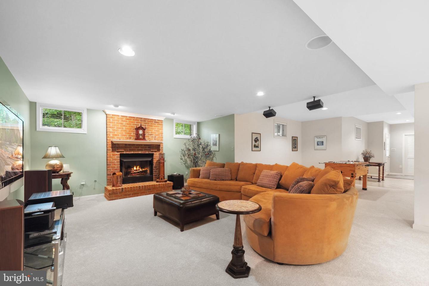 9807 PORTSIDE DR, BURKE, Virginia 22015, 4 Bedrooms Bedrooms, ,4 BathroomsBathrooms,Residential,For sale,9807 PORTSIDE DR,VAFX2239626 MLS # VAFX2239626