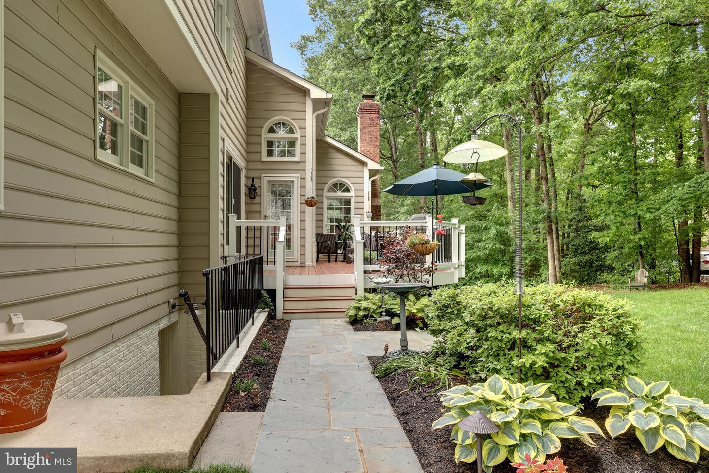 9807 PORTSIDE DR, BURKE, Virginia 22015, 4 Bedrooms Bedrooms, ,4 BathroomsBathrooms,Residential,For sale,9807 PORTSIDE DR,VAFX2239626 MLS # VAFX2239626