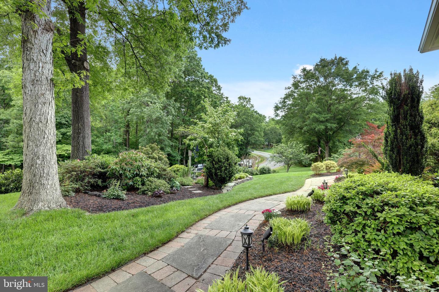 9807 PORTSIDE DR, BURKE, Virginia 22015, 4 Bedrooms Bedrooms, ,4 BathroomsBathrooms,Residential,For sale,9807 PORTSIDE DR,VAFX2239626 MLS # VAFX2239626