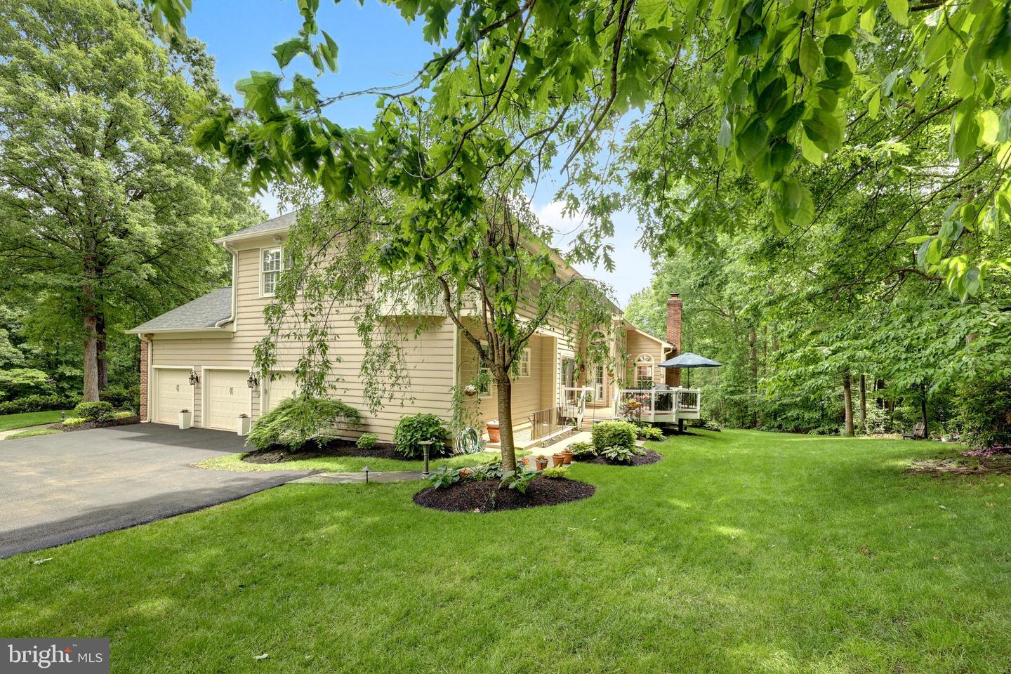9807 PORTSIDE DR, BURKE, Virginia 22015, 4 Bedrooms Bedrooms, ,4 BathroomsBathrooms,Residential,For sale,9807 PORTSIDE DR,VAFX2239626 MLS # VAFX2239626