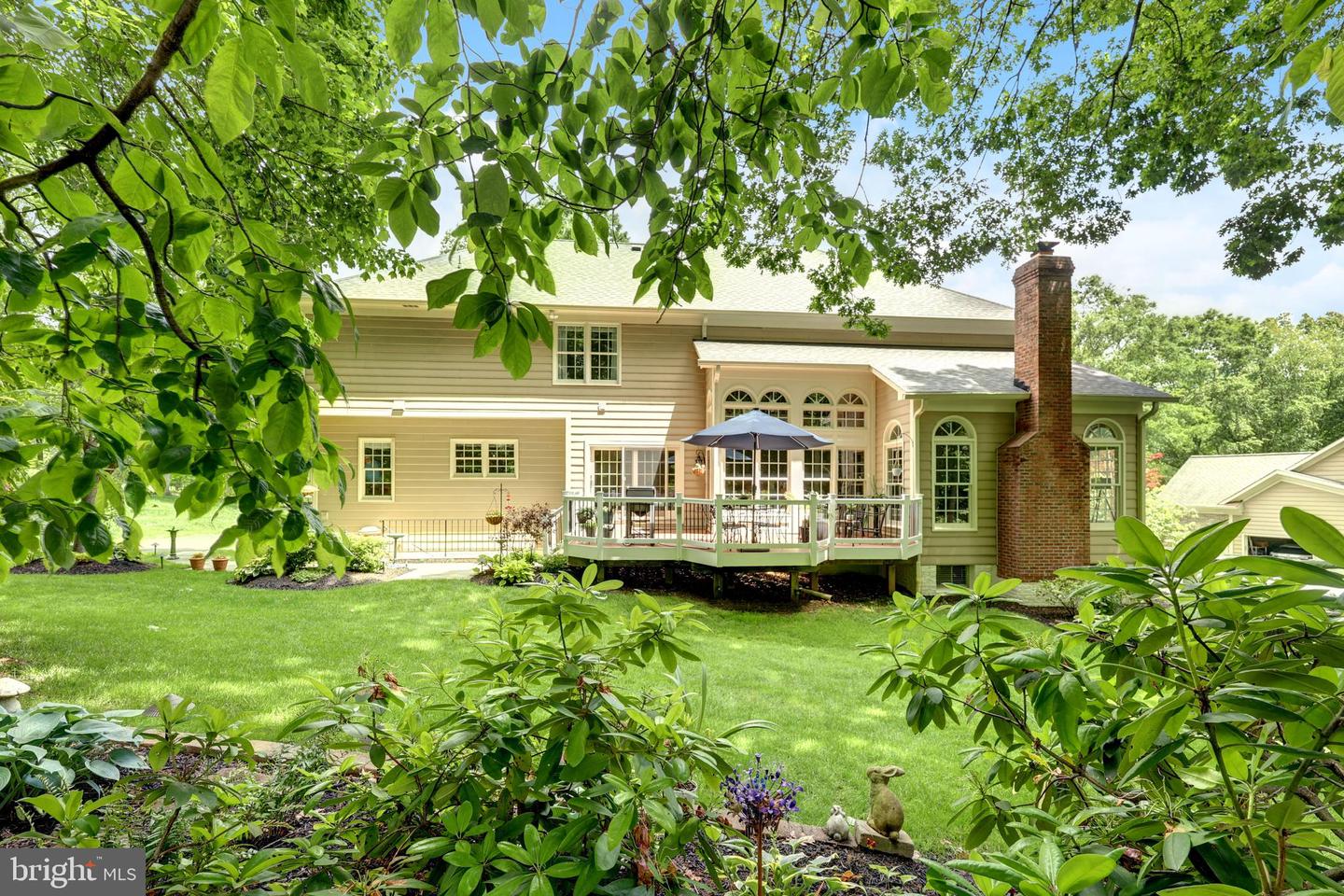 9807 PORTSIDE DR, BURKE, Virginia 22015, 4 Bedrooms Bedrooms, ,4 BathroomsBathrooms,Residential,For sale,9807 PORTSIDE DR,VAFX2239626 MLS # VAFX2239626