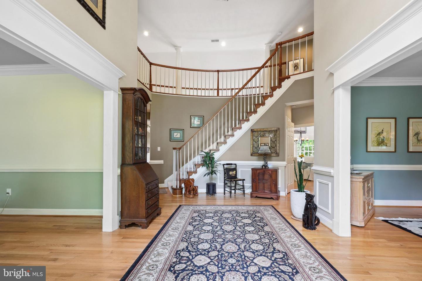 9807 PORTSIDE DR, BURKE, Virginia 22015, 4 Bedrooms Bedrooms, ,4 BathroomsBathrooms,Residential,For sale,9807 PORTSIDE DR,VAFX2239626 MLS # VAFX2239626