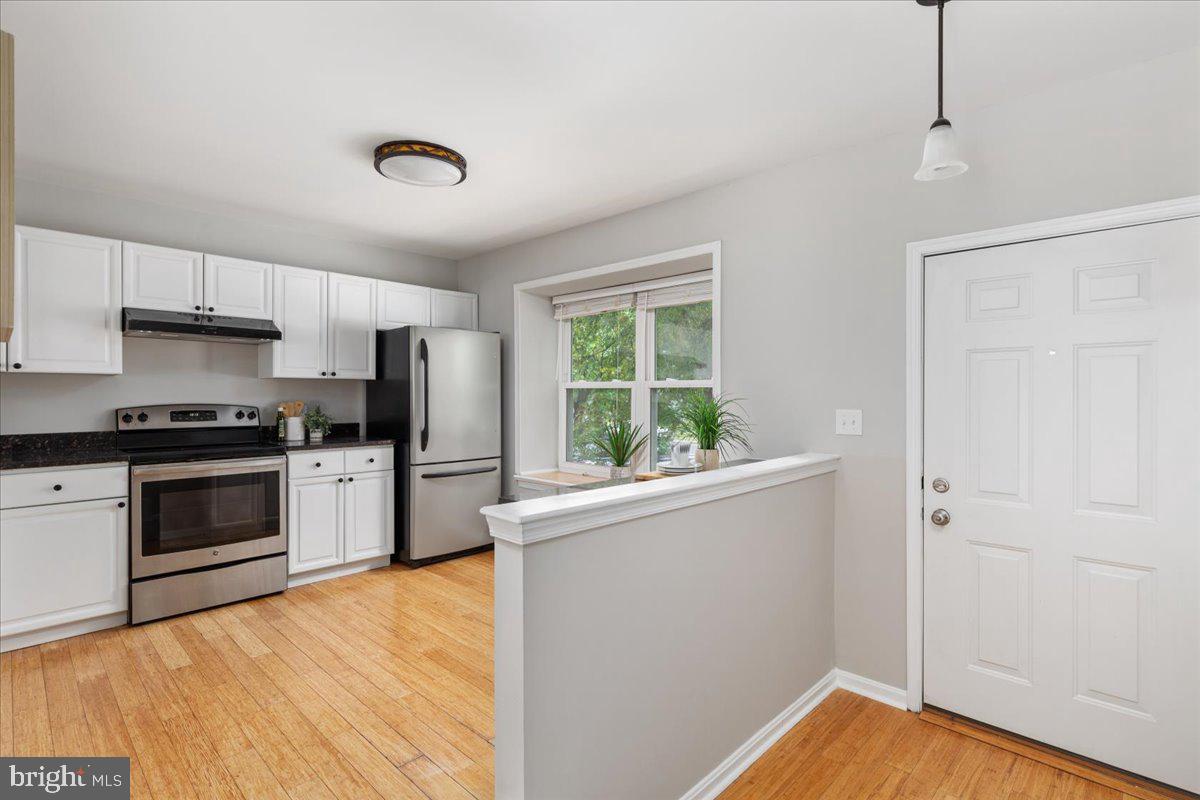 13653 WILDFLOWER LN, CLIFTON, Virginia 20124, 3 Bedrooms Bedrooms, ,3 BathroomsBathrooms,Residential,For sale,13653 WILDFLOWER LN,VAFX2239636 MLS # VAFX2239636