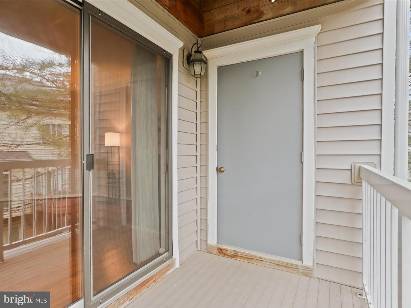 4574 SUPERIOR SQ, FAIRFAX, Virginia 22033, 2 Bedrooms Bedrooms, ,2 BathroomsBathrooms,Residential,For sale,4574 SUPERIOR SQ,VAFX2239660 MLS # VAFX2239660