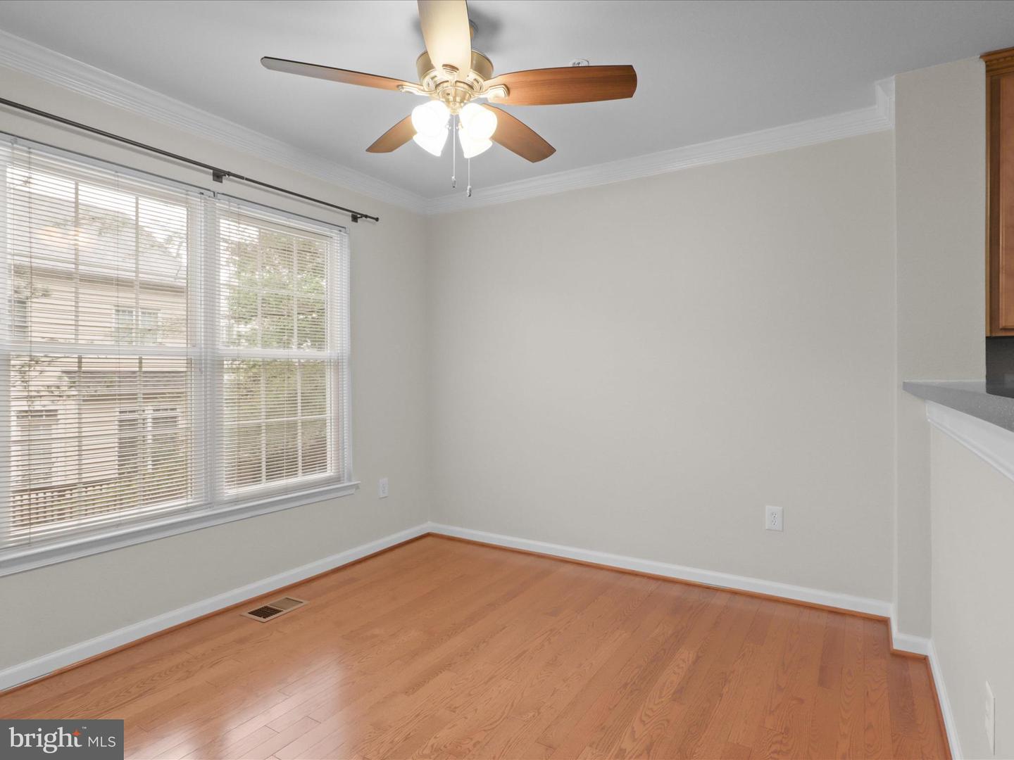 4574 SUPERIOR SQ, FAIRFAX, Virginia 22033, 2 Bedrooms Bedrooms, ,2 BathroomsBathrooms,Residential,For sale,4574 SUPERIOR SQ,VAFX2239660 MLS # VAFX2239660