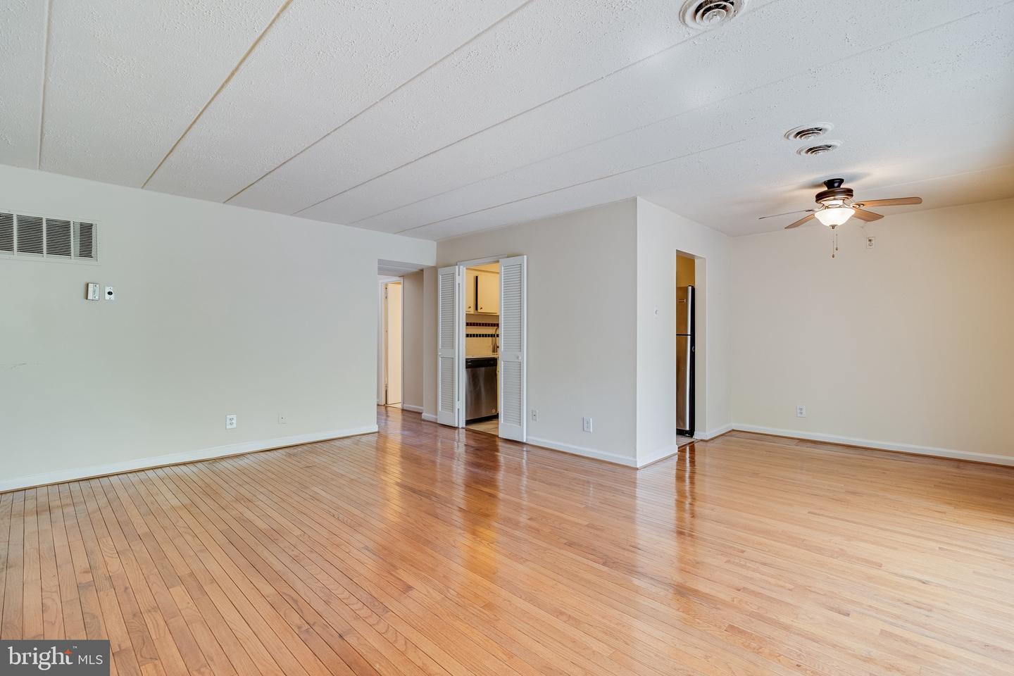5707 INDIAN CT #31, ALEXANDRIA, Virginia 22303, 2 Bedrooms Bedrooms, ,1 BathroomBathrooms,Residential,For sale,5707 INDIAN CT #31,VAFX2239666 MLS # VAFX2239666