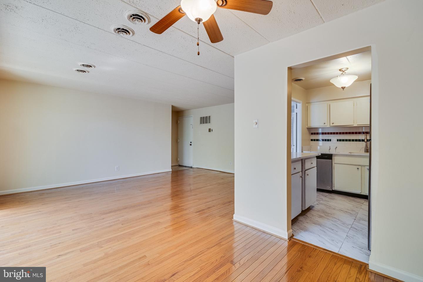 5707 INDIAN CT #31, ALEXANDRIA, Virginia 22303, 2 Bedrooms Bedrooms, ,1 BathroomBathrooms,Residential,For sale,5707 INDIAN CT #31,VAFX2239666 MLS # VAFX2239666