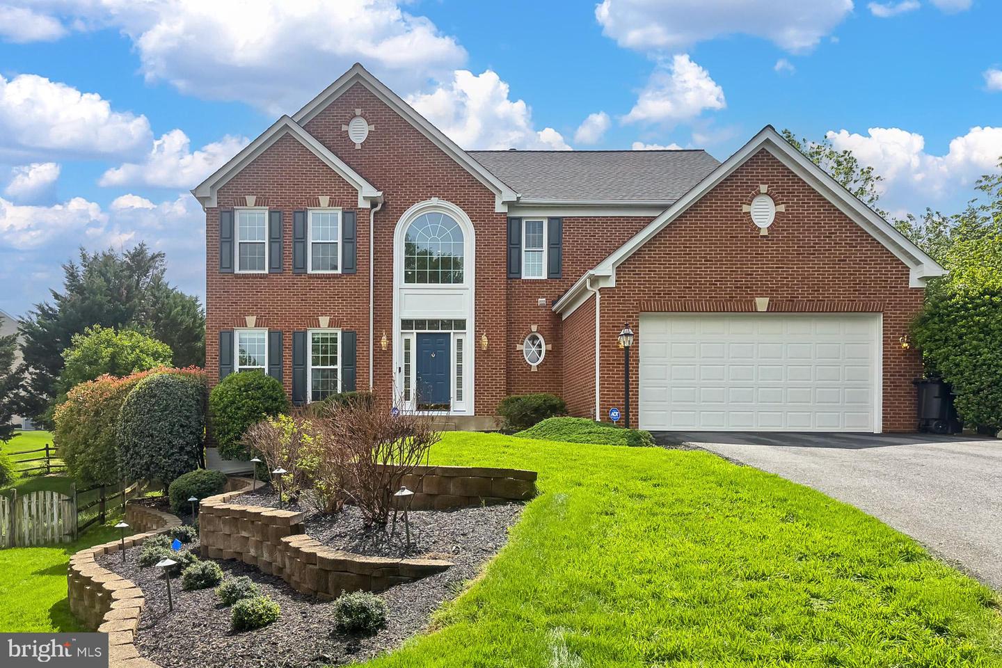 209 JENNINGS CT SE, LEESBURG, Virginia 20175, 4 Bedrooms Bedrooms, ,3 BathroomsBathrooms,Residential,For sale,209 JENNINGS CT SE,VALO2095996 MLS # VALO2095996