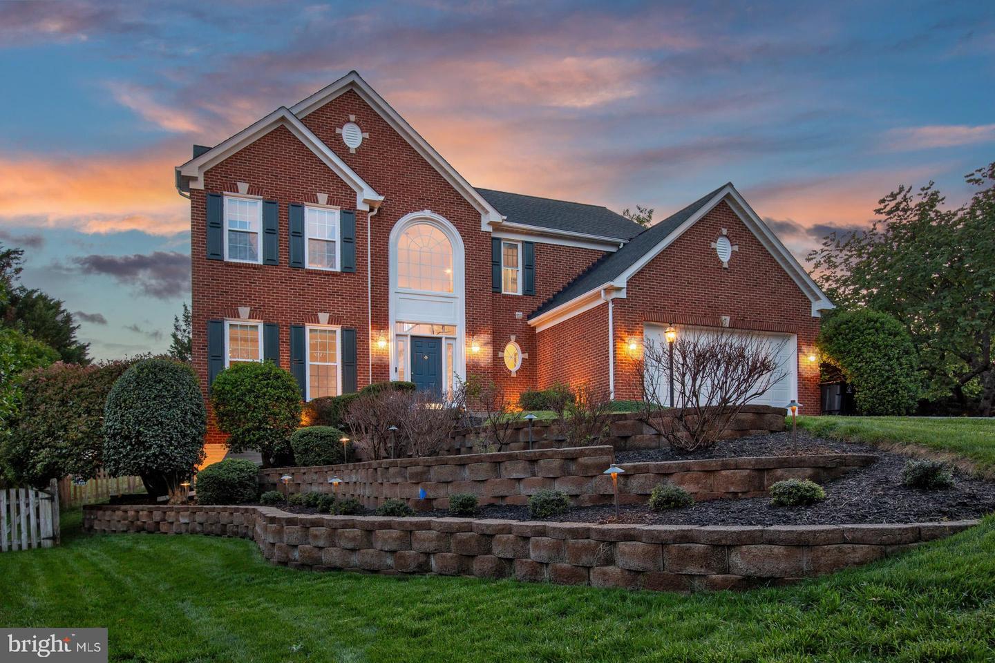 209 JENNINGS CT SE, LEESBURG, Virginia 20175, 4 Bedrooms Bedrooms, ,3 BathroomsBathrooms,Residential,For sale,209 JENNINGS CT SE,VALO2095996 MLS # VALO2095996