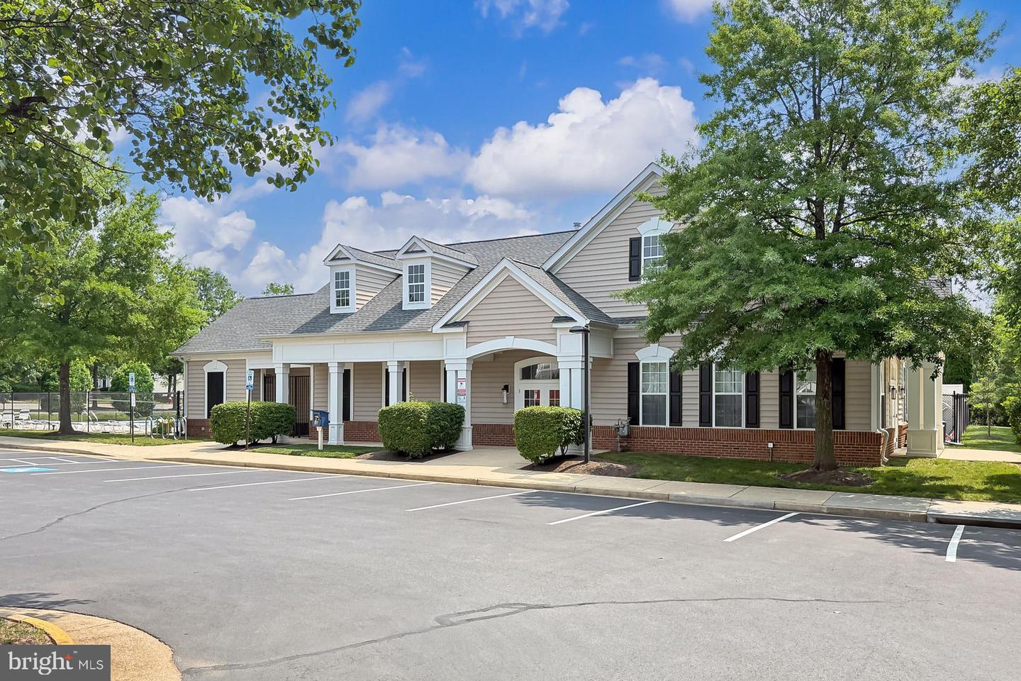 209 JENNINGS CT SE, LEESBURG, Virginia 20175, 4 Bedrooms Bedrooms, ,3 BathroomsBathrooms,Residential,For sale,209 JENNINGS CT SE,VALO2095996 MLS # VALO2095996