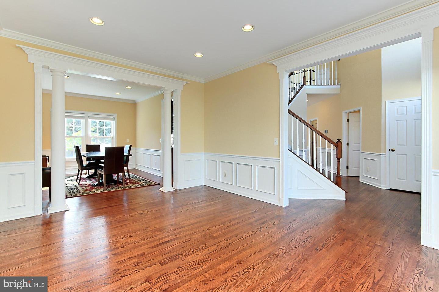 209 JENNINGS CT SE, LEESBURG, Virginia 20175, 4 Bedrooms Bedrooms, ,3 BathroomsBathrooms,Residential,For sale,209 JENNINGS CT SE,VALO2095996 MLS # VALO2095996