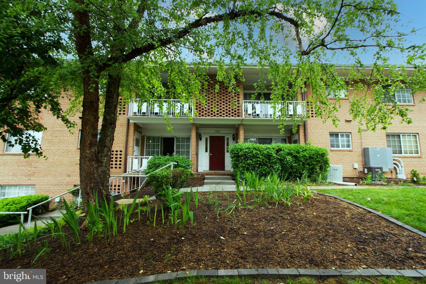 5603 FRANCONIA RD #301, ALEXANDRIA, Virginia 22310, 2 Bedrooms Bedrooms, ,1 BathroomBathrooms,Residential,For sale,5603 FRANCONIA RD #301,VAFX2239720 MLS # VAFX2239720