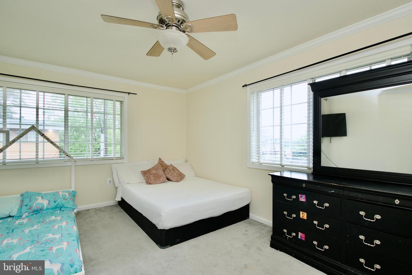 5603 FRANCONIA RD #301, ALEXANDRIA, Virginia 22310, 2 Bedrooms Bedrooms, ,1 BathroomBathrooms,Residential,For sale,5603 FRANCONIA RD #301,VAFX2239720 MLS # VAFX2239720