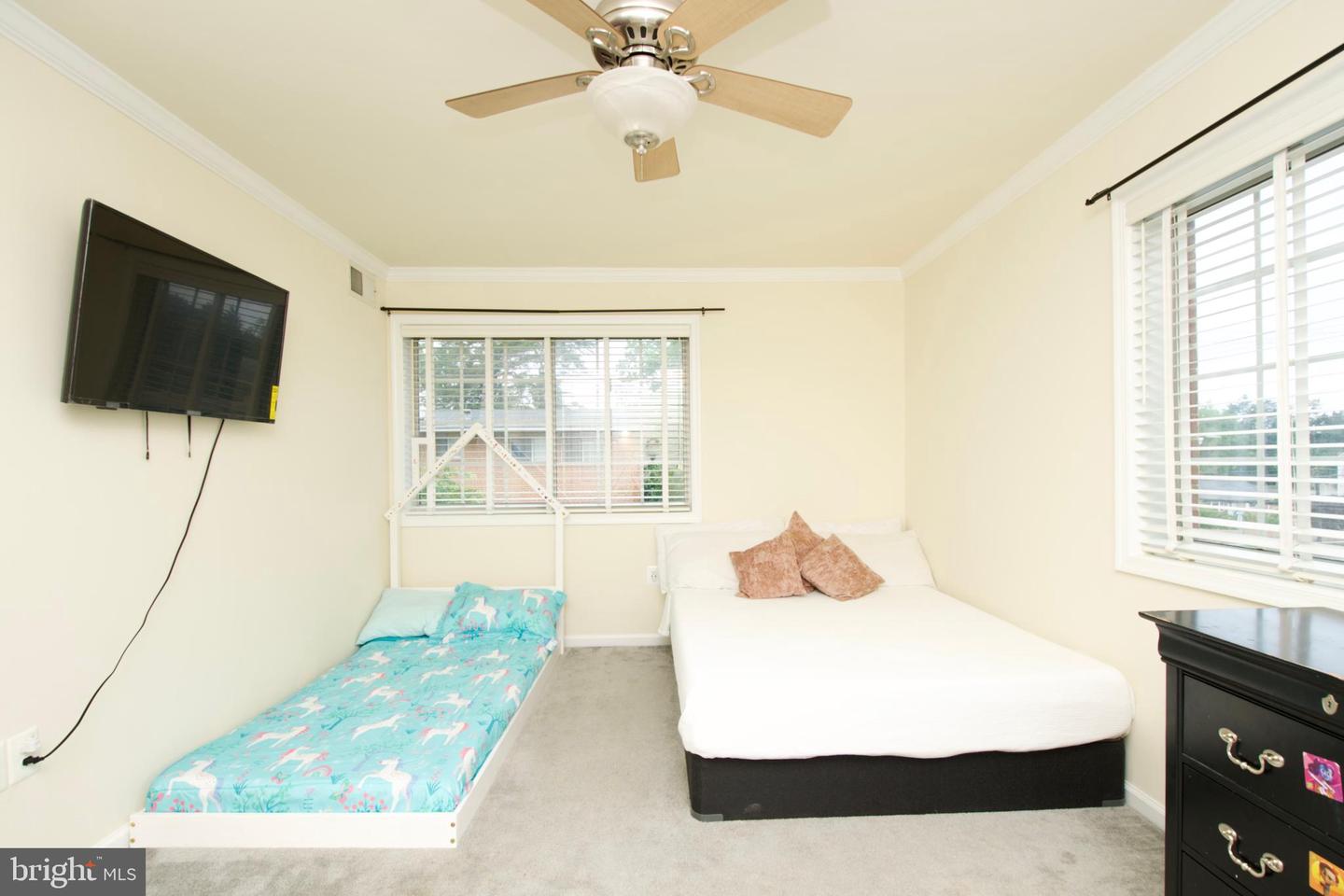 5603 FRANCONIA RD #301, ALEXANDRIA, Virginia 22310, 2 Bedrooms Bedrooms, ,1 BathroomBathrooms,Residential,For sale,5603 FRANCONIA RD #301,VAFX2239720 MLS # VAFX2239720