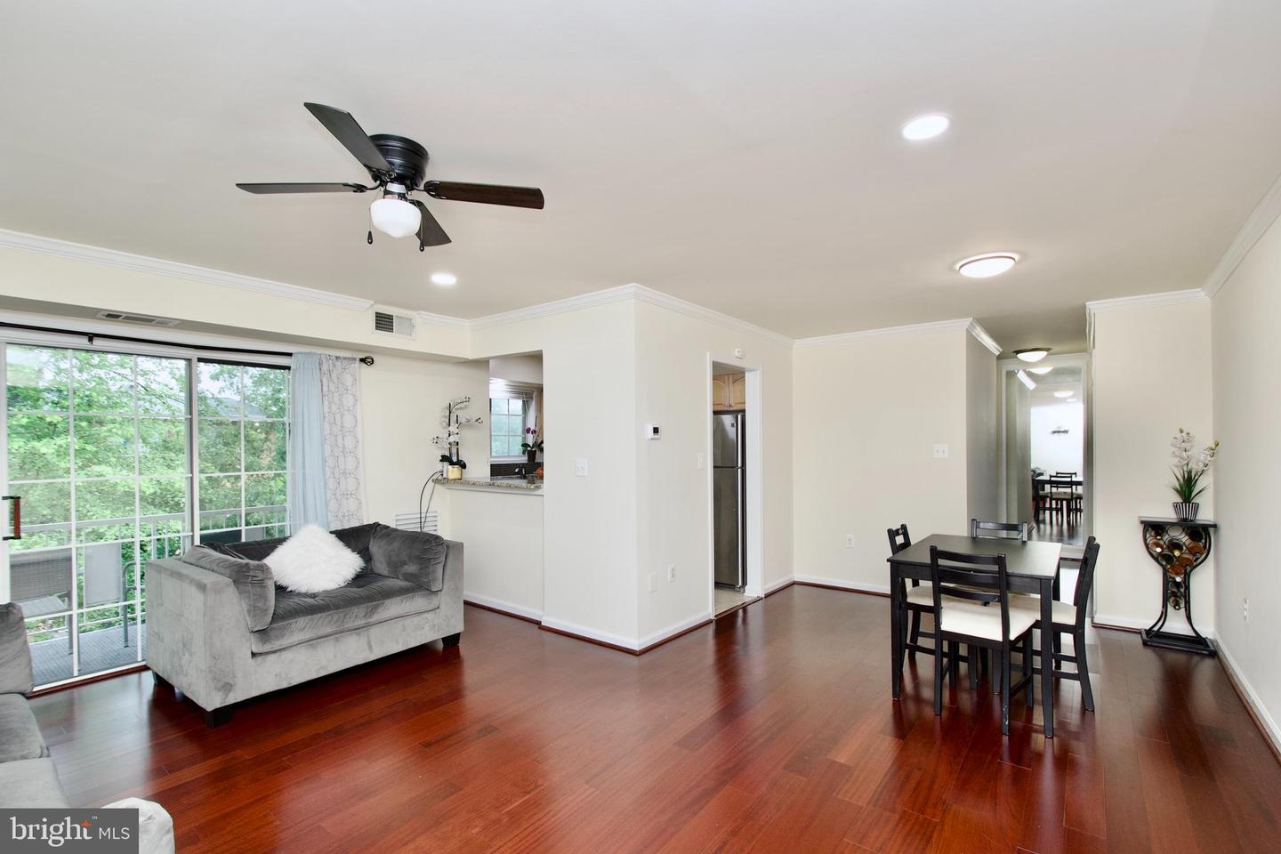5603 FRANCONIA RD #301, ALEXANDRIA, Virginia 22310, 2 Bedrooms Bedrooms, ,1 BathroomBathrooms,Residential,For sale,5603 FRANCONIA RD #301,VAFX2239720 MLS # VAFX2239720