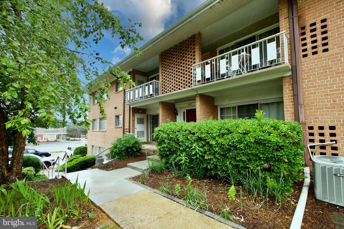 5603 FRANCONIA RD #301, ALEXANDRIA, Virginia 22310, 2 Bedrooms Bedrooms, ,1 BathroomBathrooms,Residential,For sale,5603 FRANCONIA RD #301,VAFX2239720 MLS # VAFX2239720