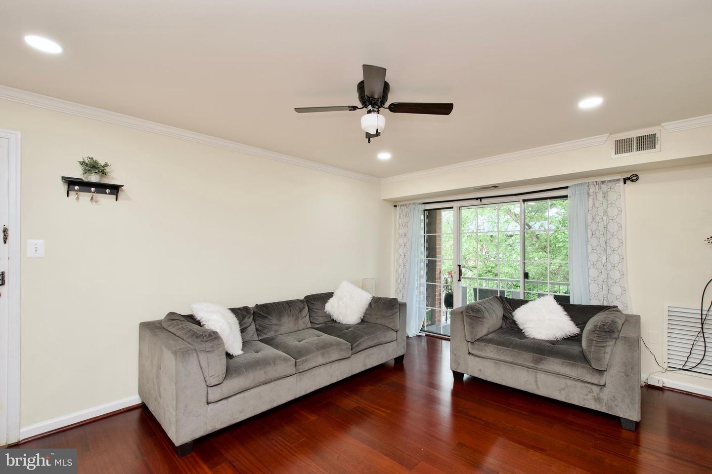 5603 FRANCONIA RD #301, ALEXANDRIA, Virginia 22310, 2 Bedrooms Bedrooms, ,1 BathroomBathrooms,Residential,For sale,5603 FRANCONIA RD #301,VAFX2239720 MLS # VAFX2239720