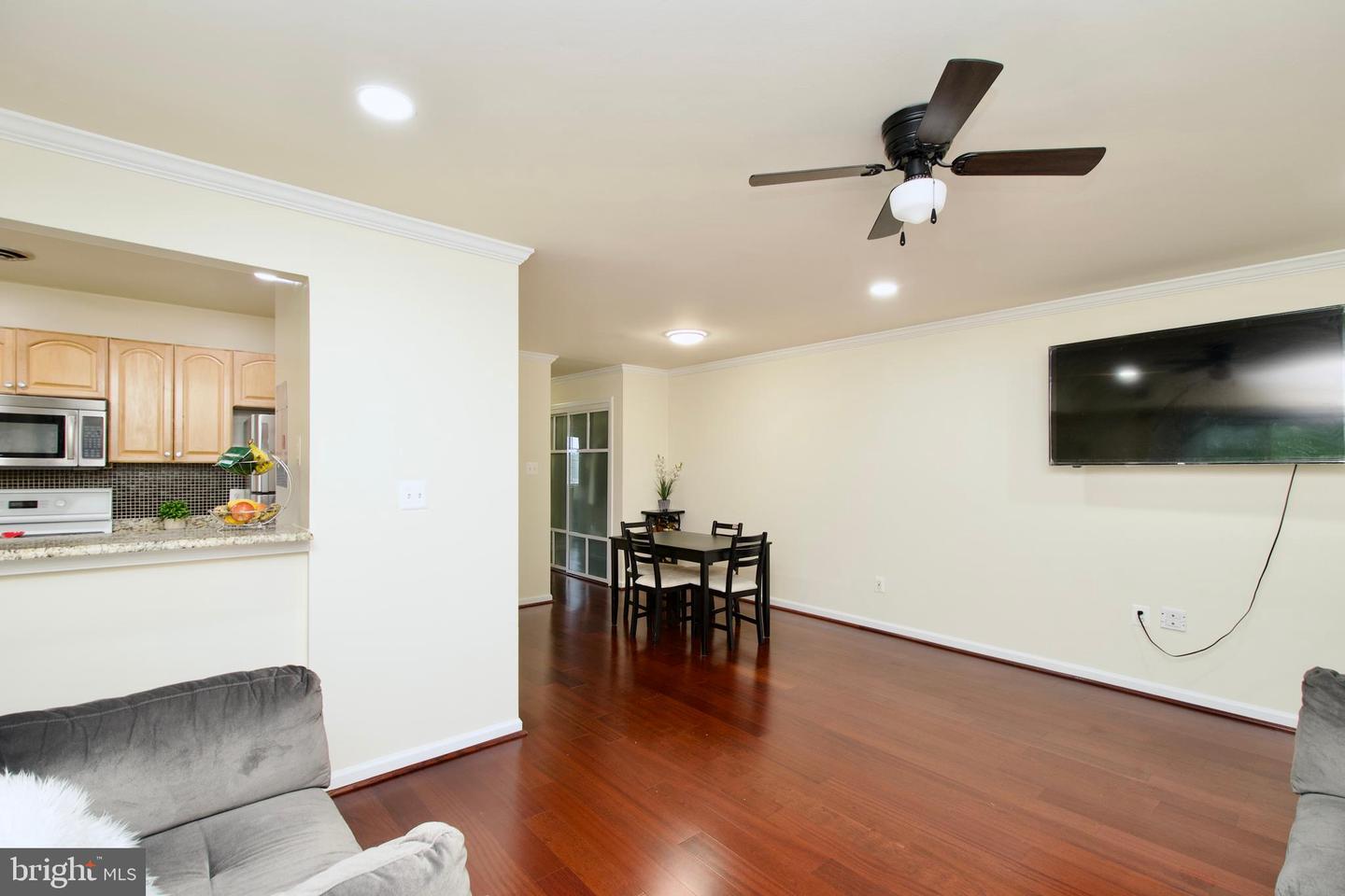 5603 FRANCONIA RD #301, ALEXANDRIA, Virginia 22310, 2 Bedrooms Bedrooms, ,1 BathroomBathrooms,Residential,For sale,5603 FRANCONIA RD #301,VAFX2239720 MLS # VAFX2239720