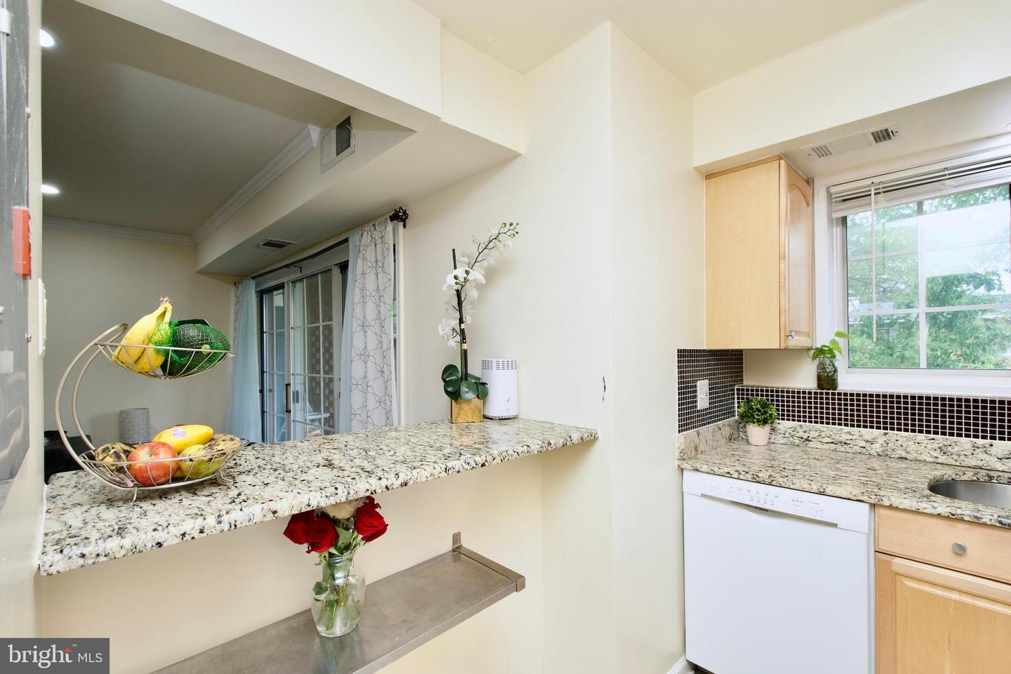 5603 FRANCONIA RD #301, ALEXANDRIA, Virginia 22310, 2 Bedrooms Bedrooms, ,1 BathroomBathrooms,Residential,For sale,5603 FRANCONIA RD #301,VAFX2239720 MLS # VAFX2239720