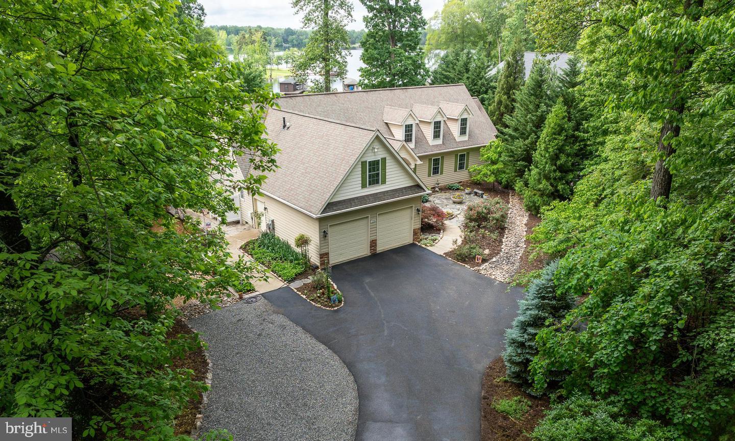 76 RETRIEVER CT, BUMPASS, Virginia 23024, 4 Bedrooms Bedrooms, 11 Rooms Rooms,2 BathroomsBathrooms,Residential,For sale,76 RETRIEVER CT,VALA2007830 MLS # VALA2007830