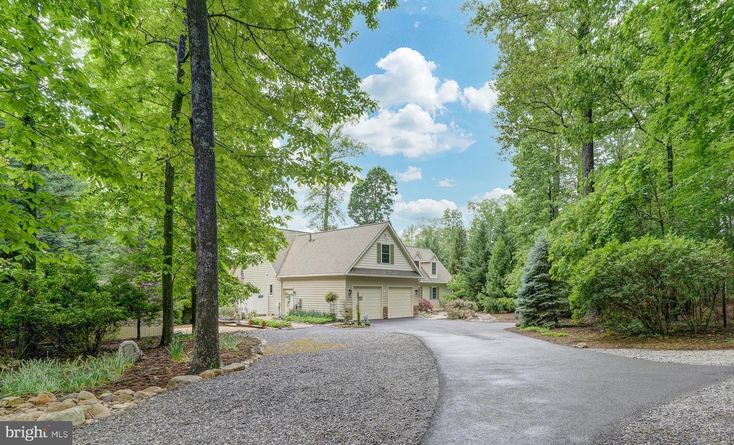 76 RETRIEVER CT, BUMPASS, Virginia 23024, 4 Bedrooms Bedrooms, 11 Rooms Rooms,2 BathroomsBathrooms,Residential,For sale,76 RETRIEVER CT,VALA2007830 MLS # VALA2007830
