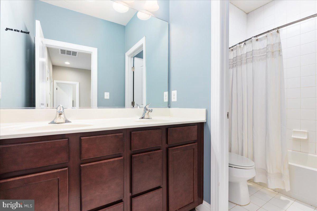 39571 CHARLES HENRY PL, WATERFORD, Virginia 20197, 5 Bedrooms Bedrooms, ,3 BathroomsBathrooms,Residential,For sale,39571 CHARLES HENRY PL,VALO2096020 MLS # VALO2096020