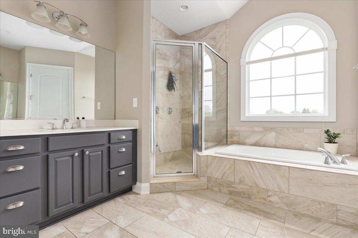 39571 CHARLES HENRY PL, WATERFORD, Virginia 20197, 5 Bedrooms Bedrooms, ,3 BathroomsBathrooms,Residential,For sale,39571 CHARLES HENRY PL,VALO2096020 MLS # VALO2096020