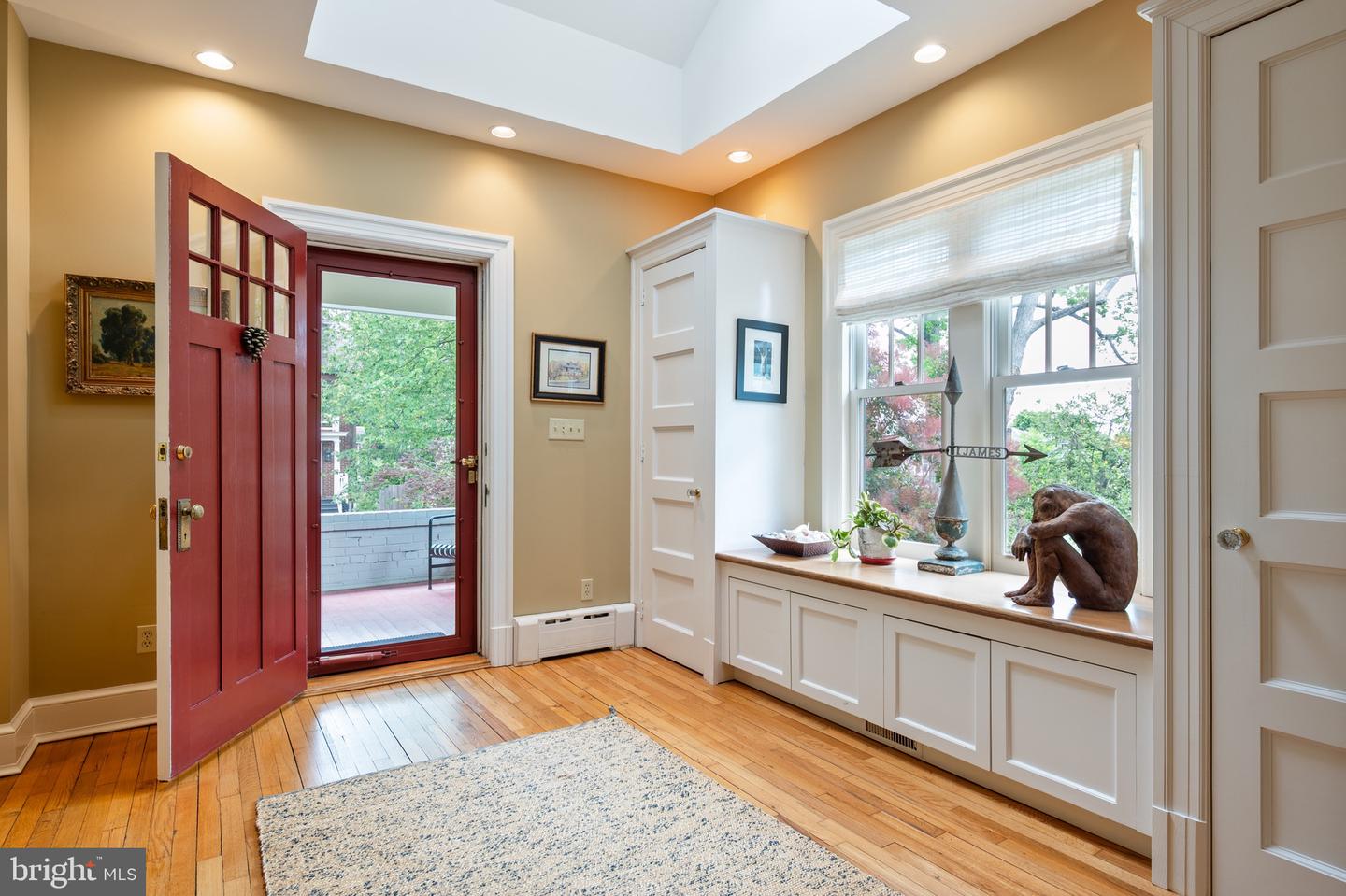 120 W MAPLE ST, ALEXANDRIA, Virginia 22301, 4 Bedrooms Bedrooms, ,3 BathroomsBathrooms,Residential,For sale,120 W MAPLE ST,VAAX2045226 MLS # VAAX2045226