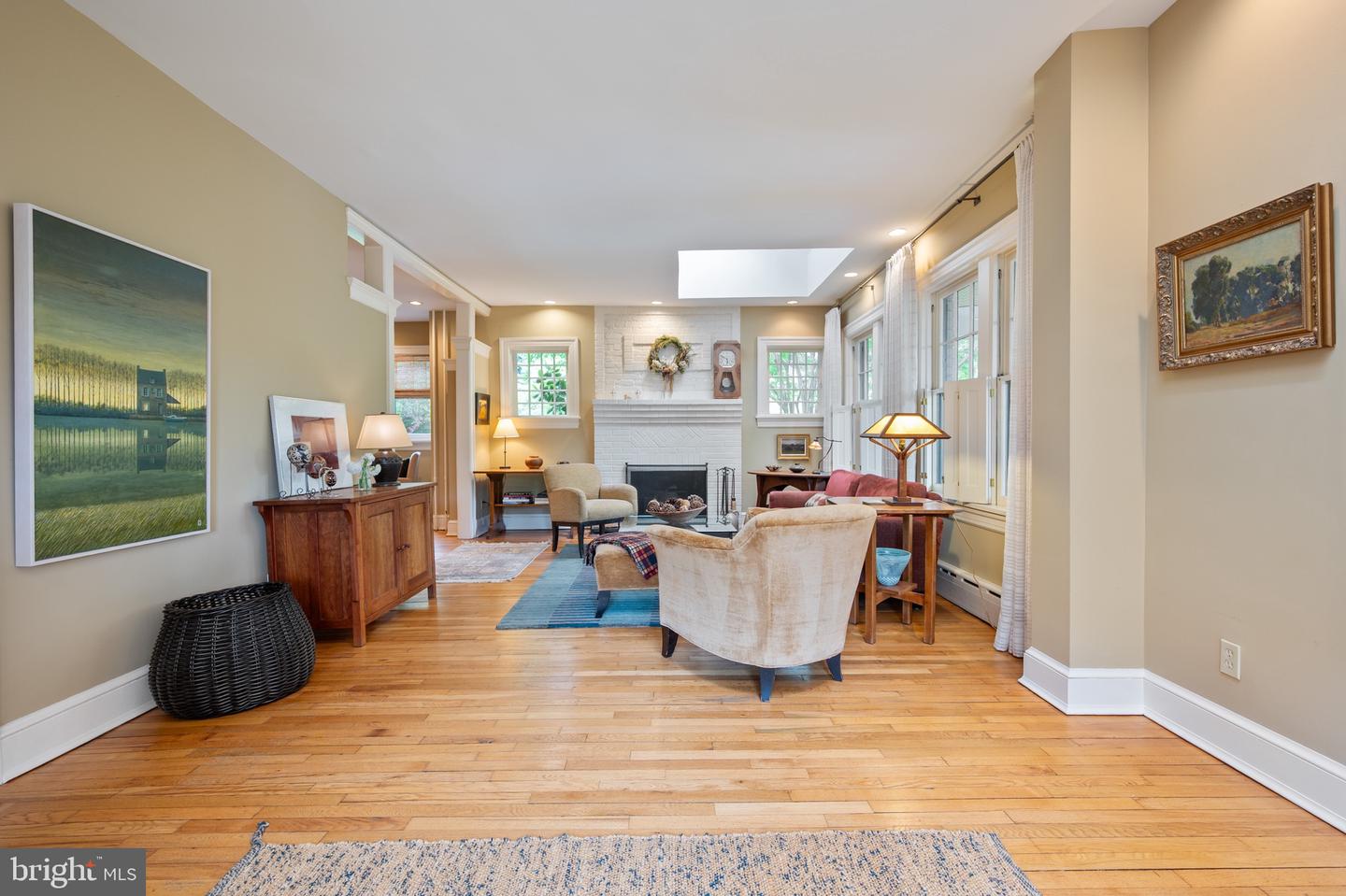 120 W MAPLE ST, ALEXANDRIA, Virginia 22301, 4 Bedrooms Bedrooms, ,3 BathroomsBathrooms,Residential,For sale,120 W MAPLE ST,VAAX2045226 MLS # VAAX2045226