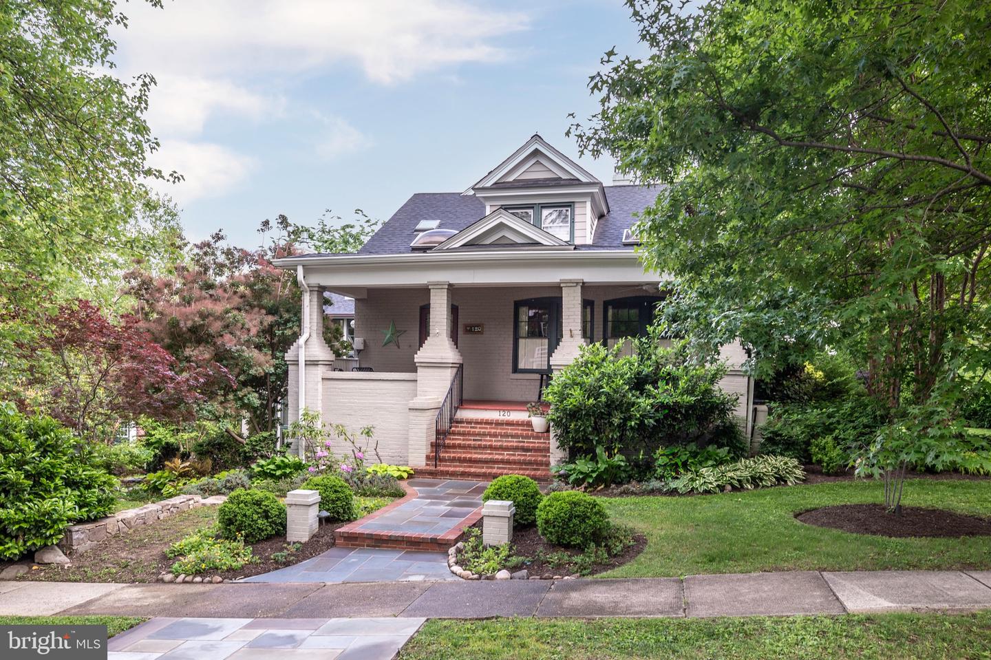 120 W MAPLE ST, ALEXANDRIA, Virginia 22301, 4 Bedrooms Bedrooms, ,3 BathroomsBathrooms,Residential,For sale,120 W MAPLE ST,VAAX2045226 MLS # VAAX2045226