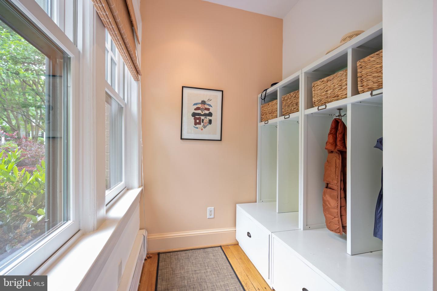 120 W MAPLE ST, ALEXANDRIA, Virginia 22301, 4 Bedrooms Bedrooms, ,3 BathroomsBathrooms,Residential,For sale,120 W MAPLE ST,VAAX2045226 MLS # VAAX2045226