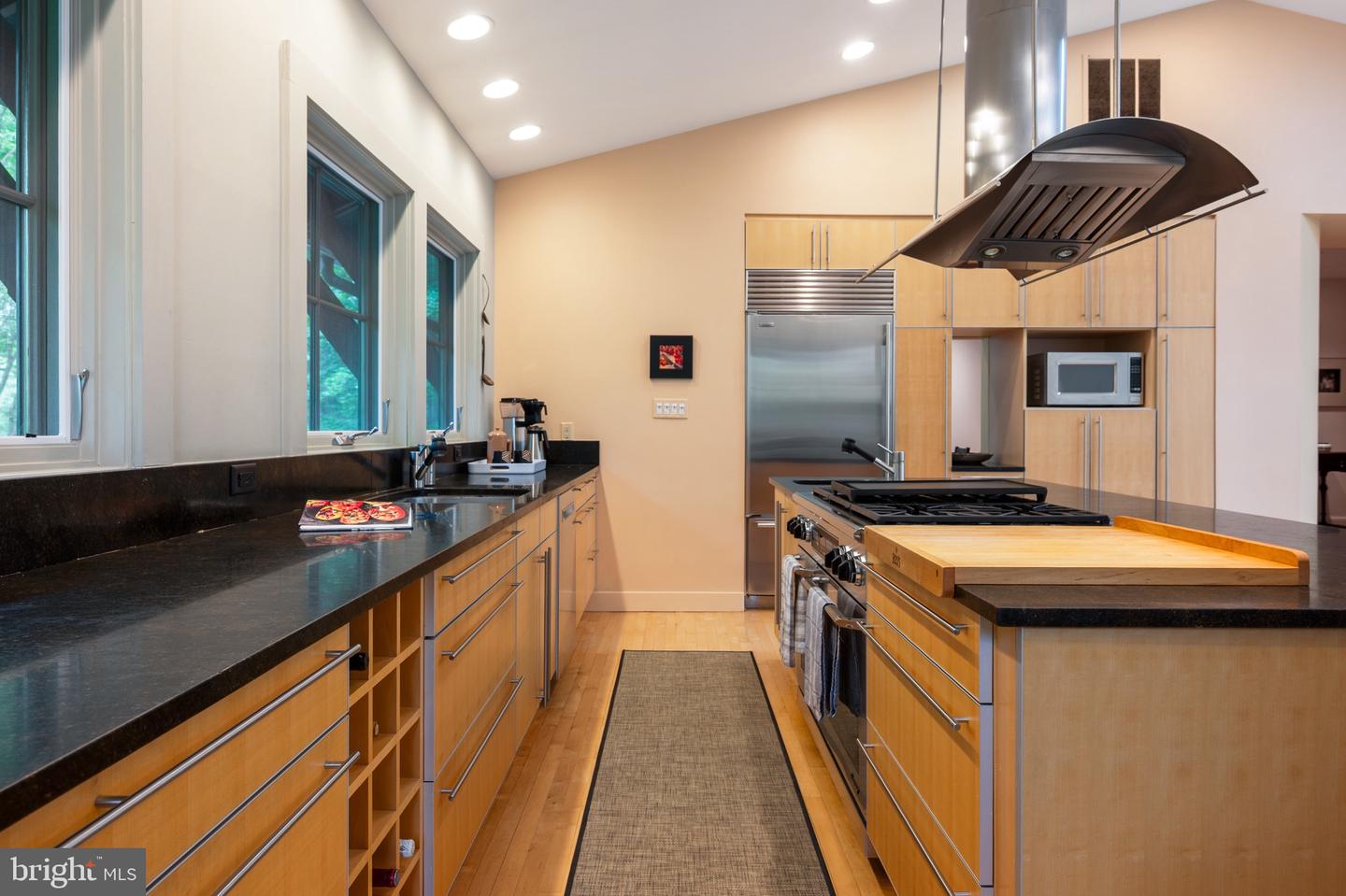 120 W MAPLE ST, ALEXANDRIA, Virginia 22301, 4 Bedrooms Bedrooms, ,3 BathroomsBathrooms,Residential,For sale,120 W MAPLE ST,VAAX2045226 MLS # VAAX2045226