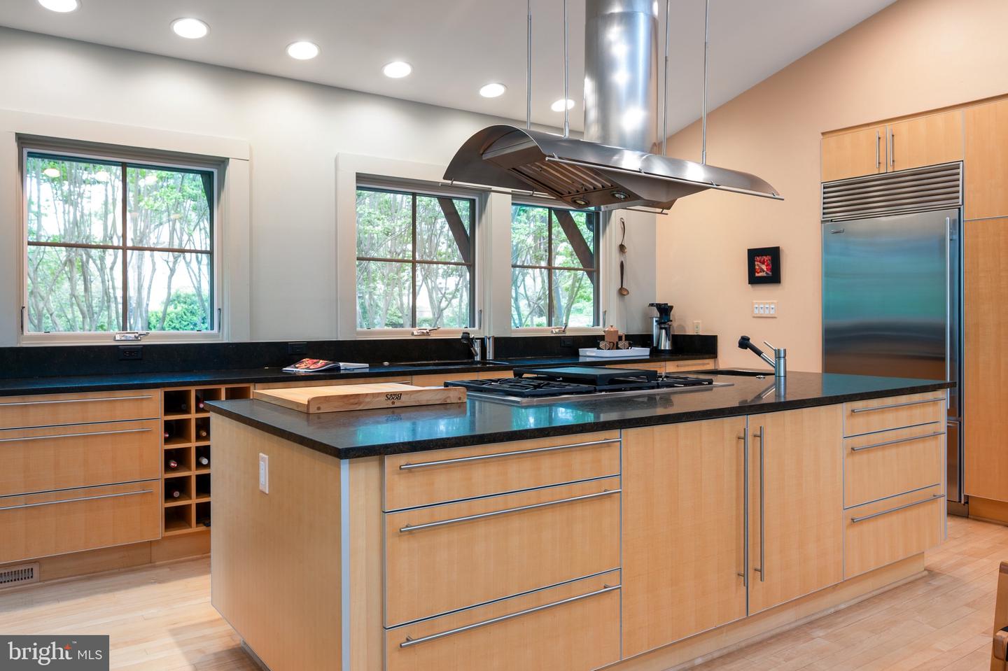 120 W MAPLE ST, ALEXANDRIA, Virginia 22301, 4 Bedrooms Bedrooms, ,3 BathroomsBathrooms,Residential,For sale,120 W MAPLE ST,VAAX2045226 MLS # VAAX2045226