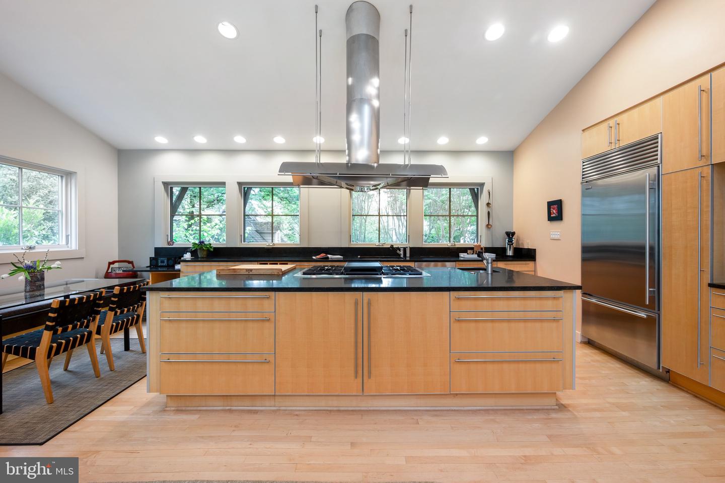 120 W MAPLE ST, ALEXANDRIA, Virginia 22301, 4 Bedrooms Bedrooms, ,3 BathroomsBathrooms,Residential,For sale,120 W MAPLE ST,VAAX2045226 MLS # VAAX2045226