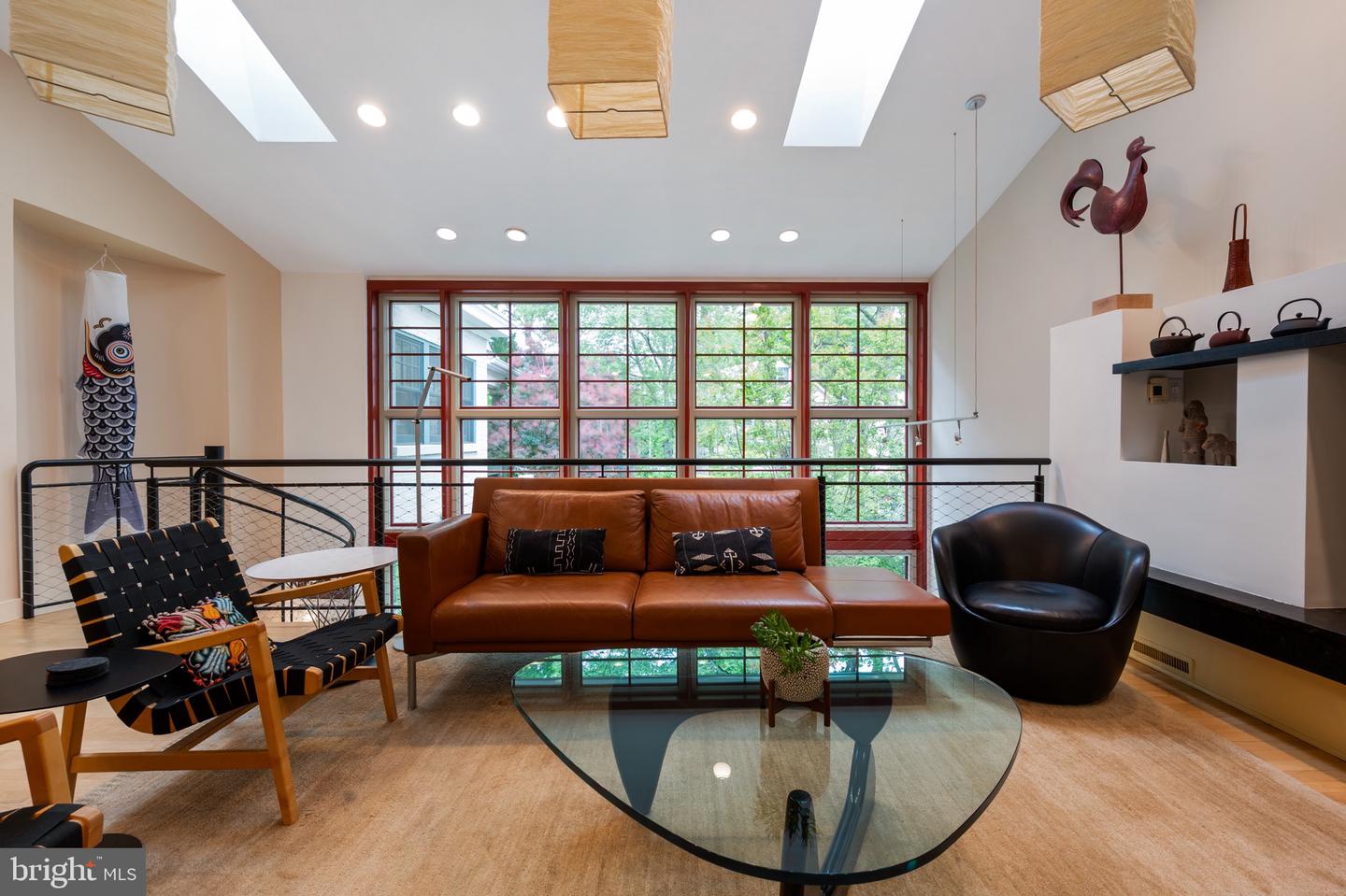 120 W MAPLE ST, ALEXANDRIA, Virginia 22301, 4 Bedrooms Bedrooms, ,3 BathroomsBathrooms,Residential,For sale,120 W MAPLE ST,VAAX2045226 MLS # VAAX2045226