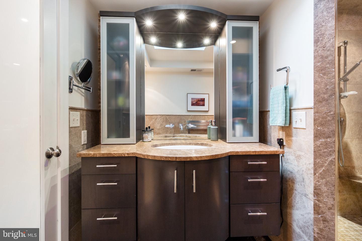120 W MAPLE ST, ALEXANDRIA, Virginia 22301, 4 Bedrooms Bedrooms, ,3 BathroomsBathrooms,Residential,For sale,120 W MAPLE ST,VAAX2045226 MLS # VAAX2045226