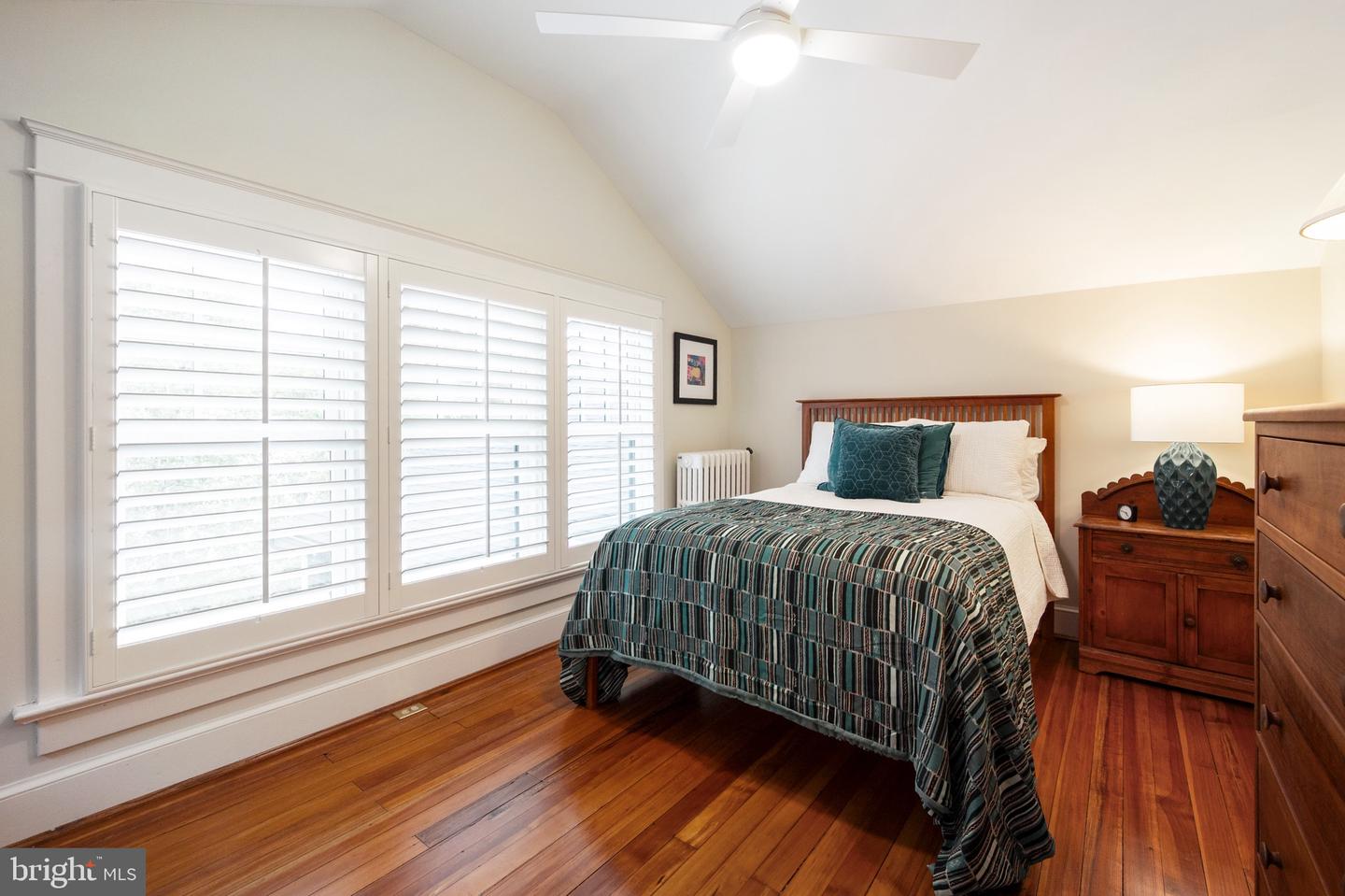 120 W MAPLE ST, ALEXANDRIA, Virginia 22301, 4 Bedrooms Bedrooms, ,3 BathroomsBathrooms,Residential,For sale,120 W MAPLE ST,VAAX2045226 MLS # VAAX2045226