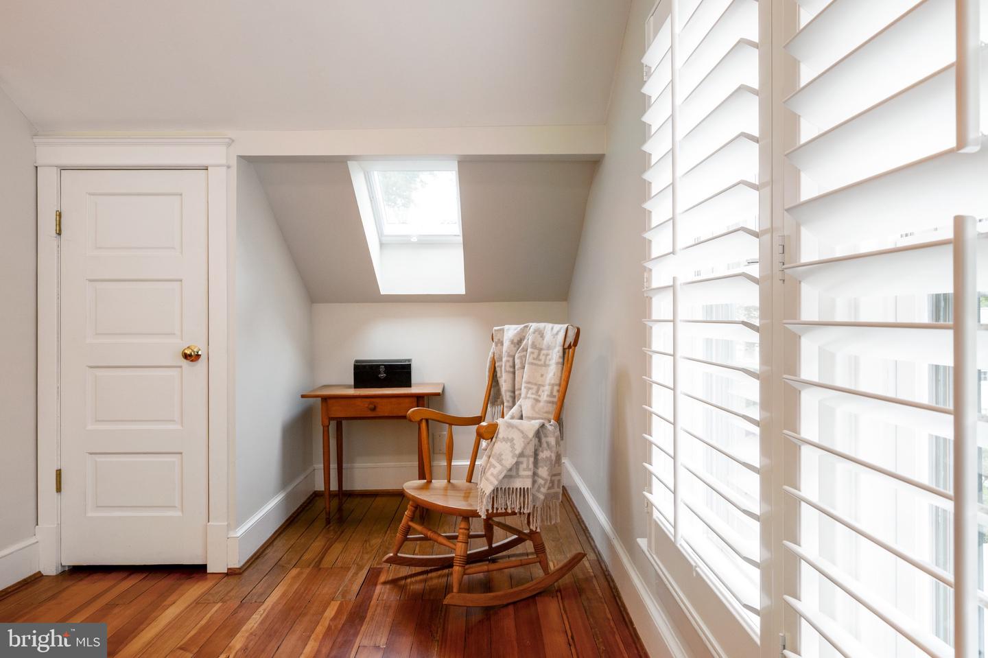 120 W MAPLE ST, ALEXANDRIA, Virginia 22301, 4 Bedrooms Bedrooms, ,3 BathroomsBathrooms,Residential,For sale,120 W MAPLE ST,VAAX2045226 MLS # VAAX2045226