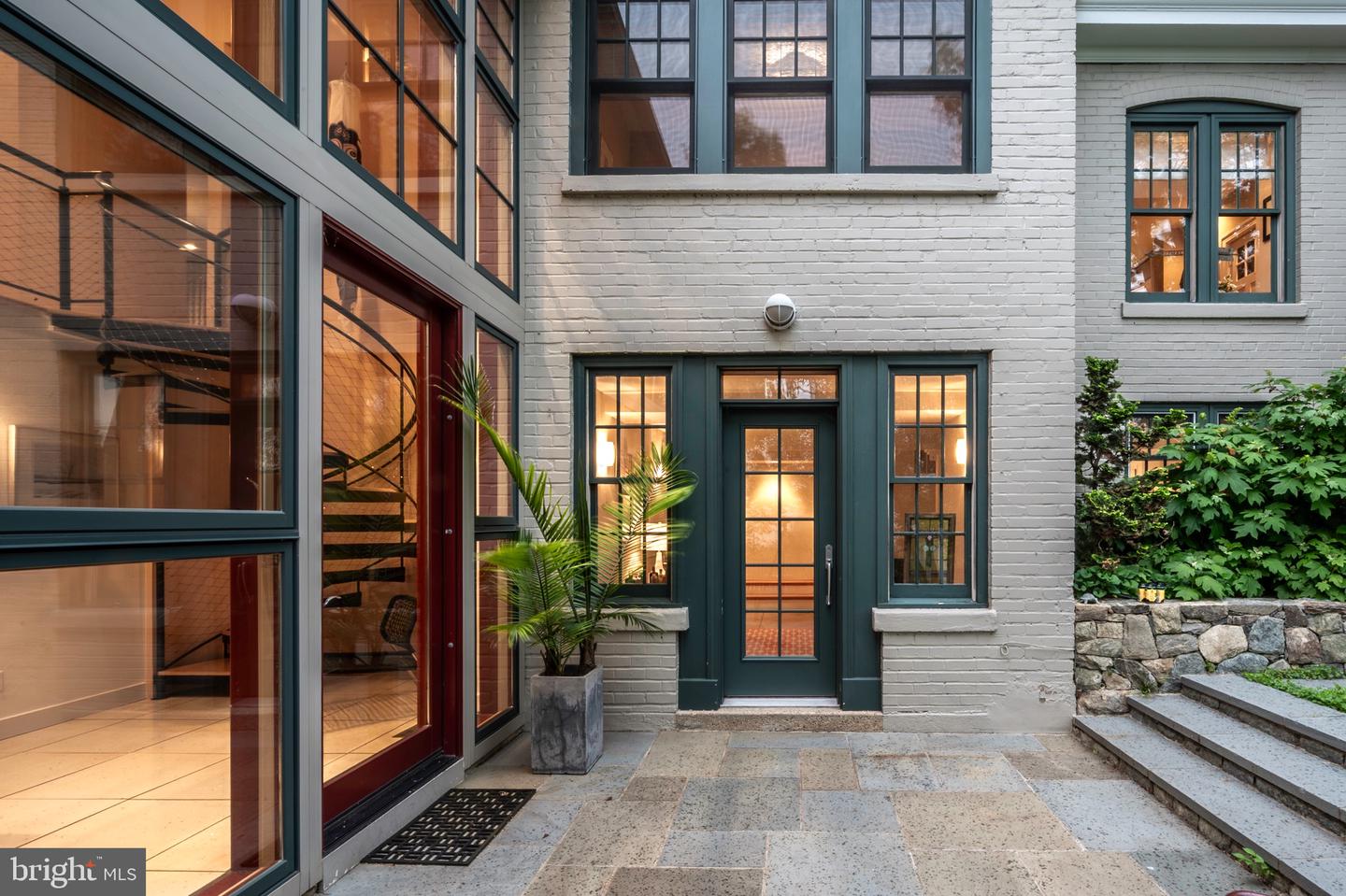 120 W MAPLE ST, ALEXANDRIA, Virginia 22301, 4 Bedrooms Bedrooms, ,3 BathroomsBathrooms,Residential,For sale,120 W MAPLE ST,VAAX2045226 MLS # VAAX2045226