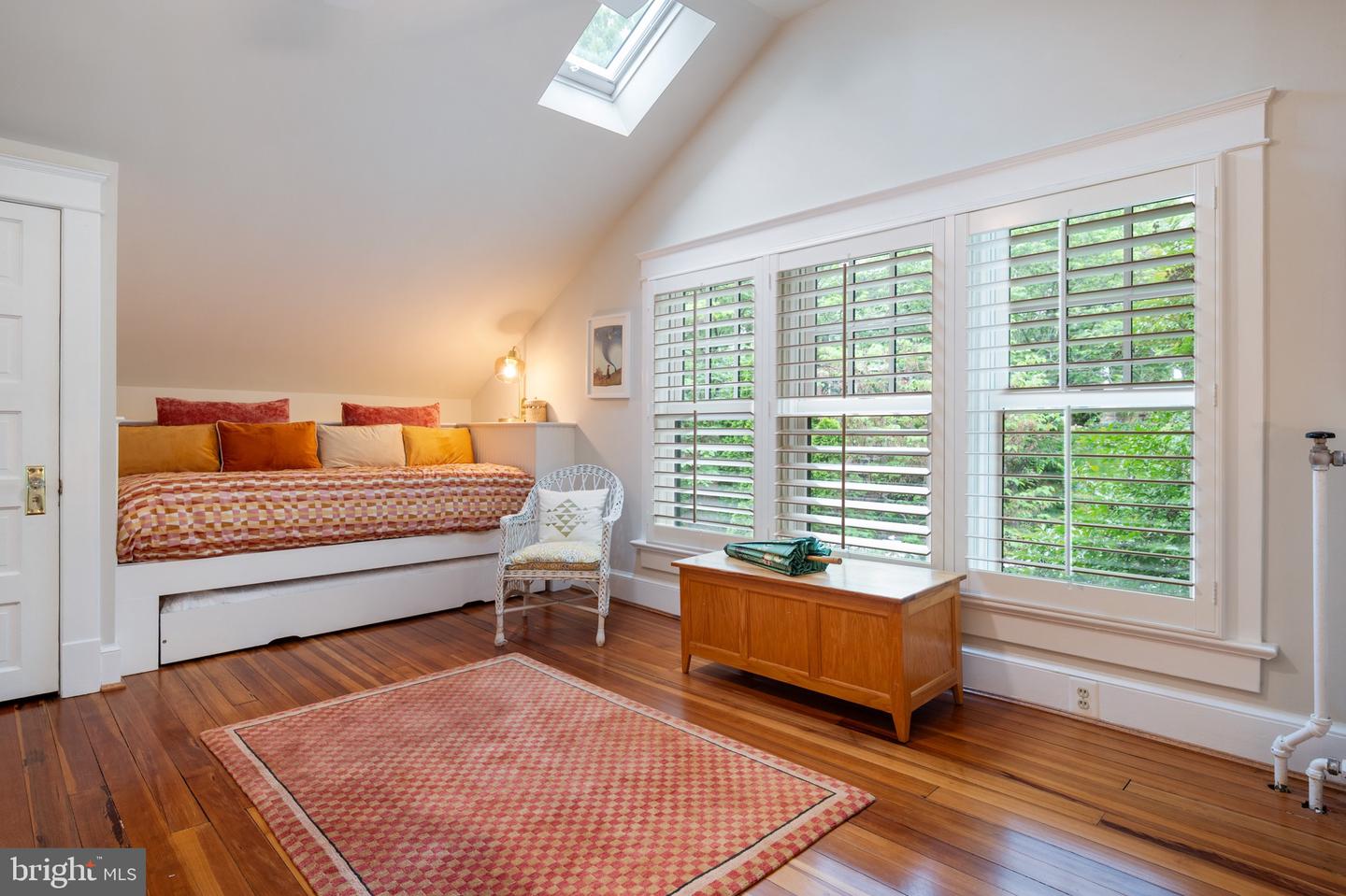 120 W MAPLE ST, ALEXANDRIA, Virginia 22301, 4 Bedrooms Bedrooms, ,3 BathroomsBathrooms,Residential,For sale,120 W MAPLE ST,VAAX2045226 MLS # VAAX2045226