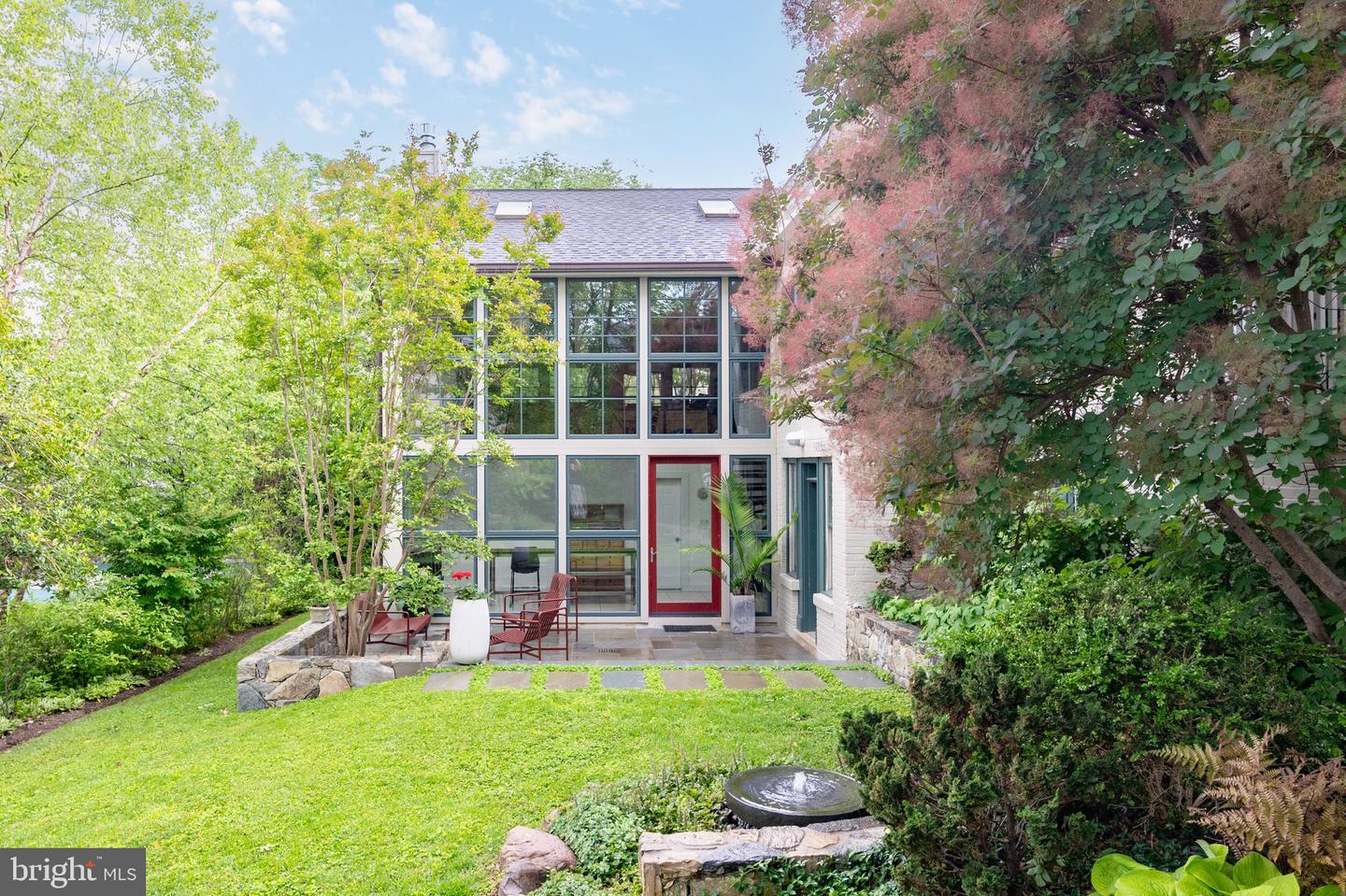 120 W MAPLE ST, ALEXANDRIA, Virginia 22301, 4 Bedrooms Bedrooms, ,3 BathroomsBathrooms,Residential,For sale,120 W MAPLE ST,VAAX2045226 MLS # VAAX2045226