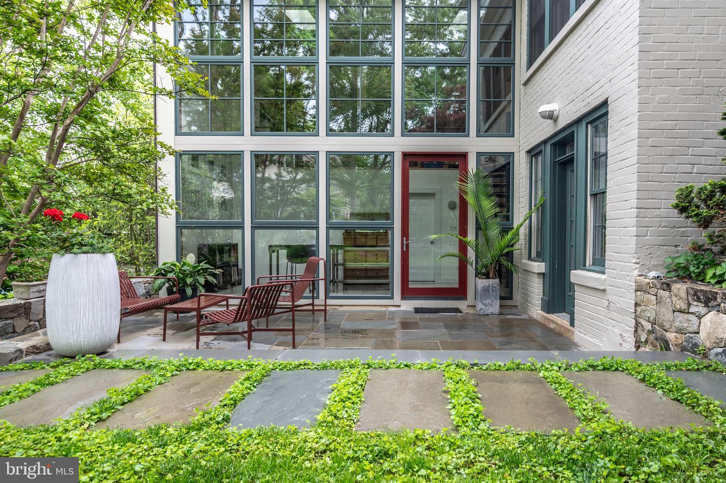 120 W MAPLE ST, ALEXANDRIA, Virginia 22301, 4 Bedrooms Bedrooms, ,3 BathroomsBathrooms,Residential,For sale,120 W MAPLE ST,VAAX2045226 MLS # VAAX2045226