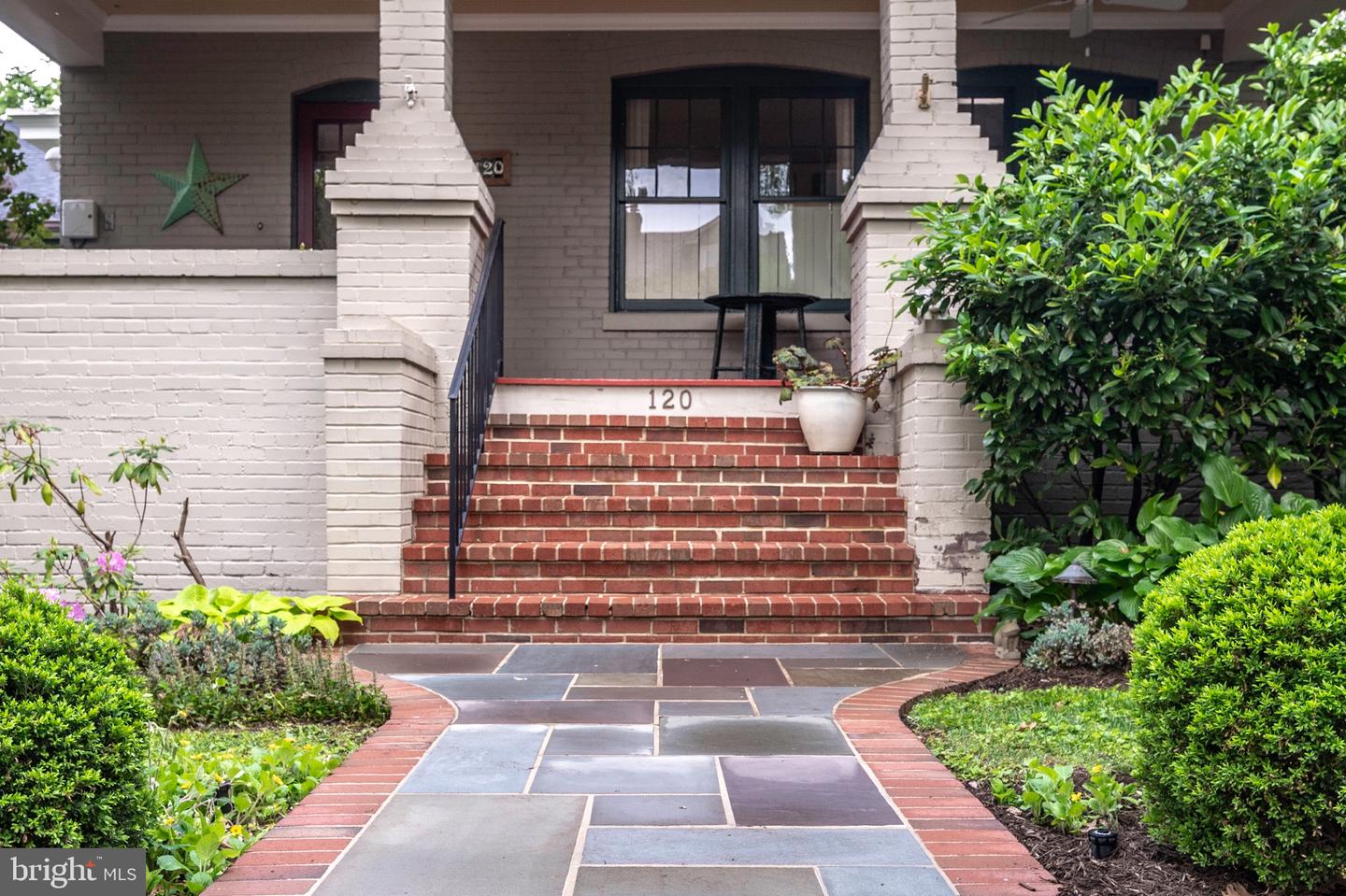 120 W MAPLE ST, ALEXANDRIA, Virginia 22301, 4 Bedrooms Bedrooms, ,3 BathroomsBathrooms,Residential,For sale,120 W MAPLE ST,VAAX2045226 MLS # VAAX2045226