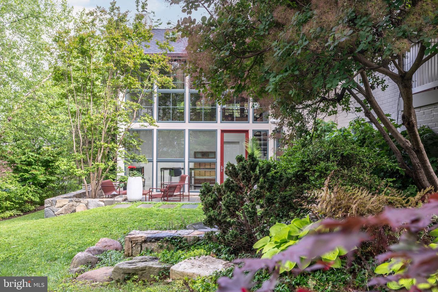 120 W MAPLE ST, ALEXANDRIA, Virginia 22301, 4 Bedrooms Bedrooms, ,3 BathroomsBathrooms,Residential,For sale,120 W MAPLE ST,VAAX2045226 MLS # VAAX2045226