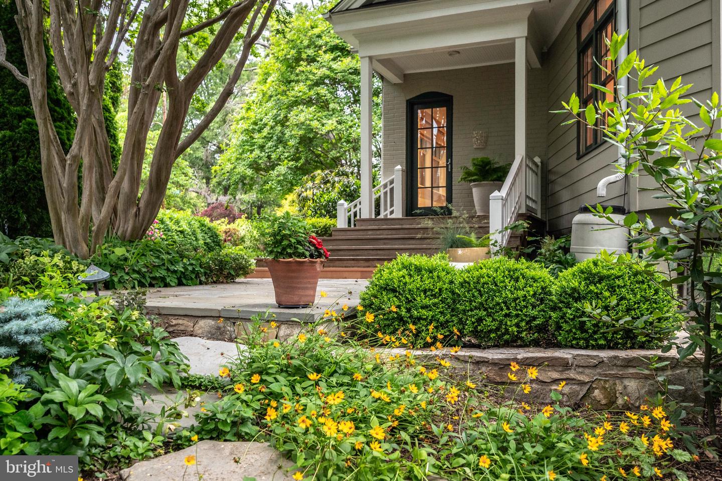 120 W MAPLE ST, ALEXANDRIA, Virginia 22301, 4 Bedrooms Bedrooms, ,3 BathroomsBathrooms,Residential,For sale,120 W MAPLE ST,VAAX2045226 MLS # VAAX2045226